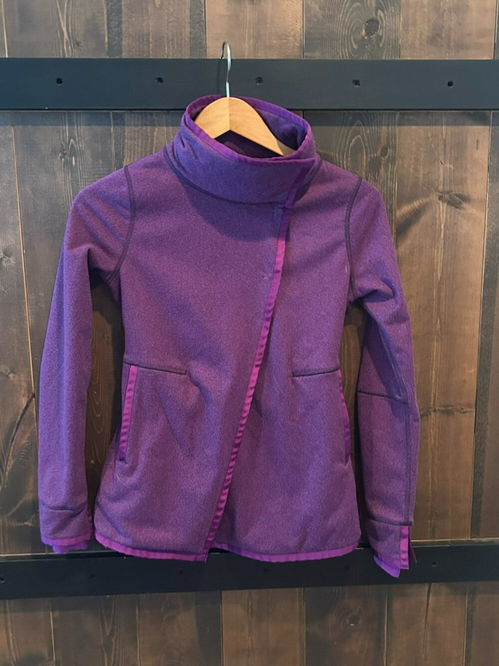 Ivivva by Lululemon Big Business Wrap Jacket Girls Size 10